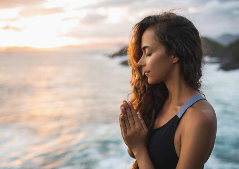 La méditation dans un lieu idyllique