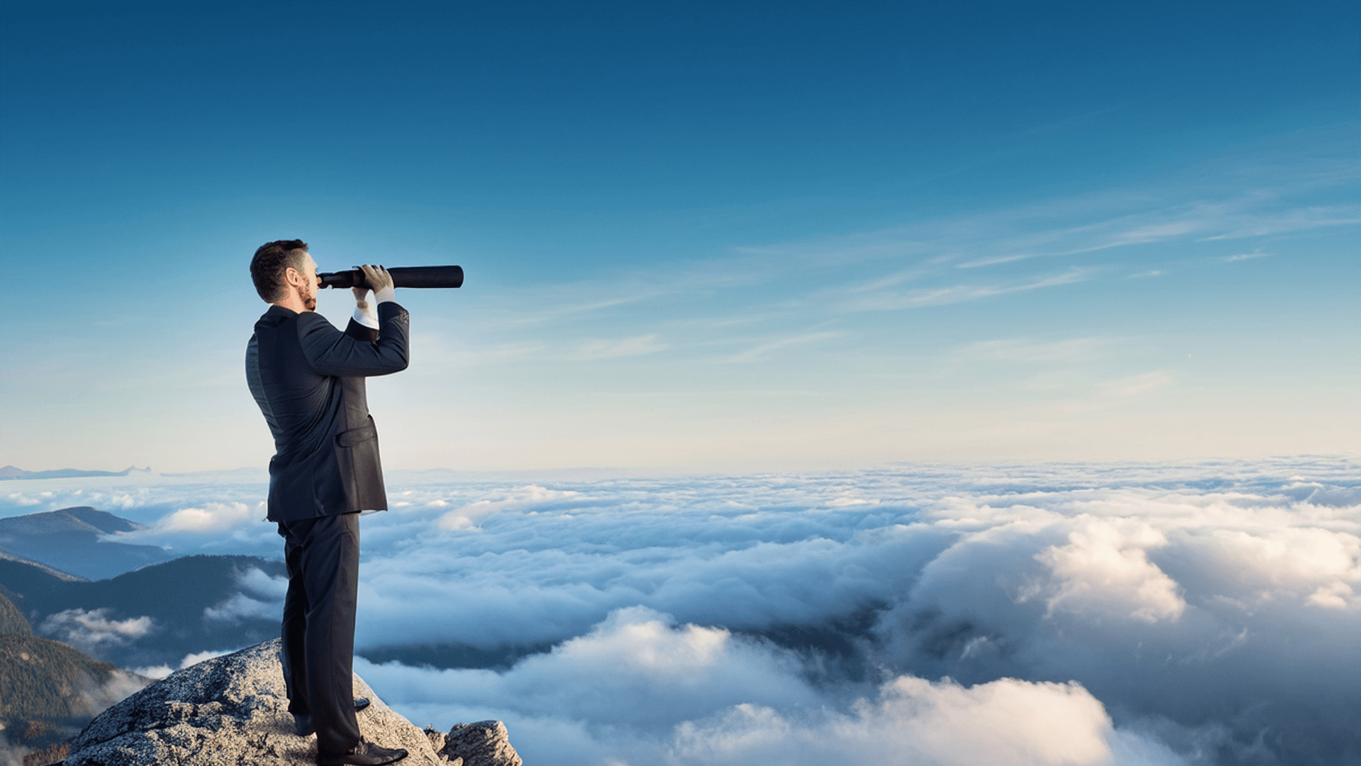 Personne observant un horizon lumineux et ouvert, illustrer la peur et les possibilités de l’inconnu