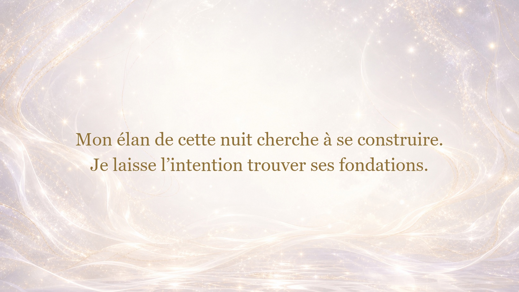 mantra de l'heure 01:22 en or très pâle sur fond blanc lumineux mat